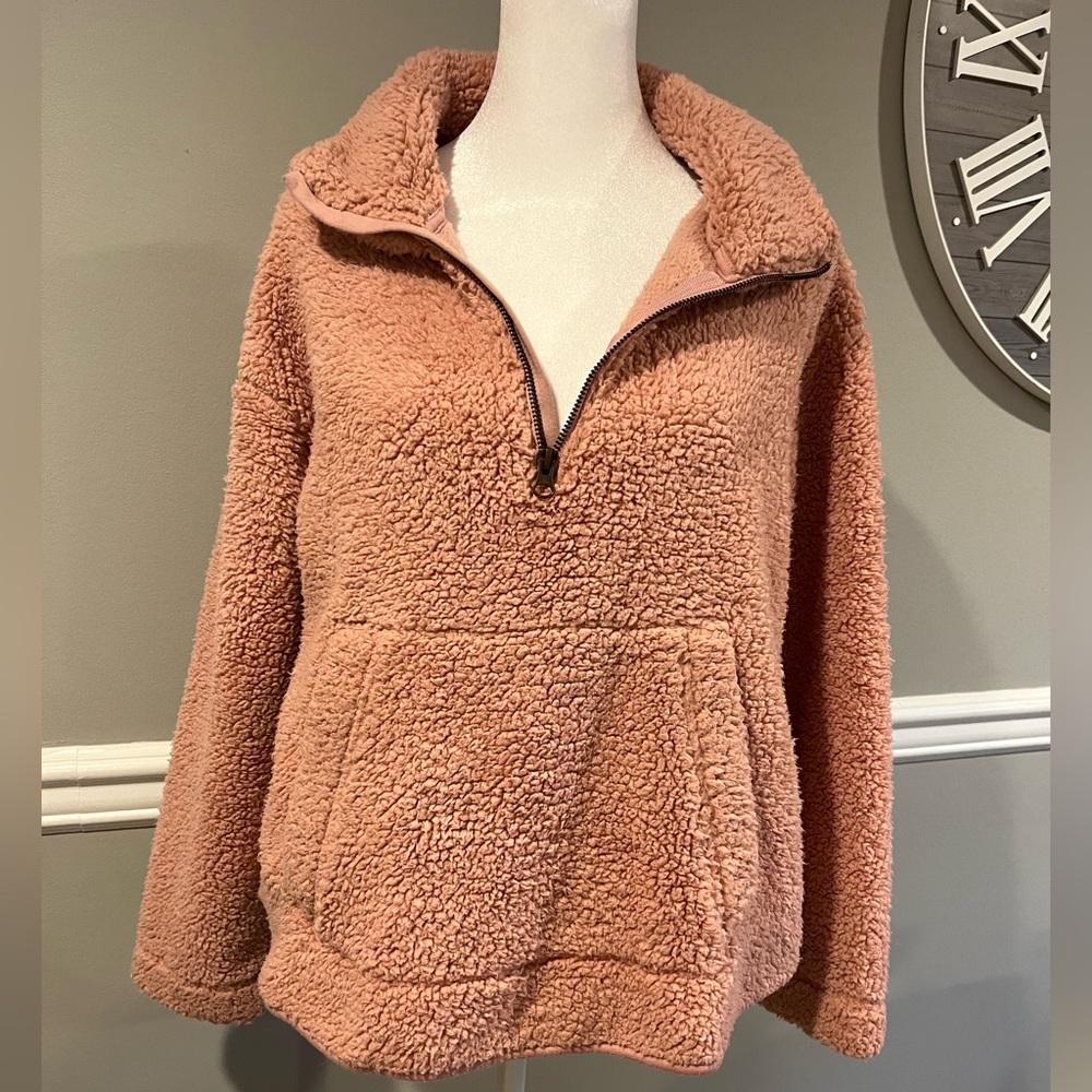 Old Navy Women's Sherpa - Size Small EXCELLENT condition No tag but neve…